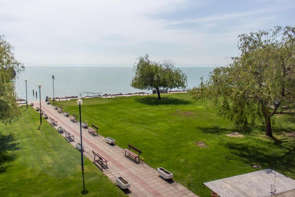 Wesselenyi Strand Apartmanok Balatonalmádi Exterior photo